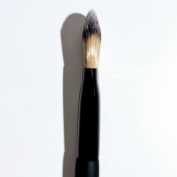 Sara Adams Cosmetiques Pro Flat Foundation Brush #07 - Picture 5 of 7